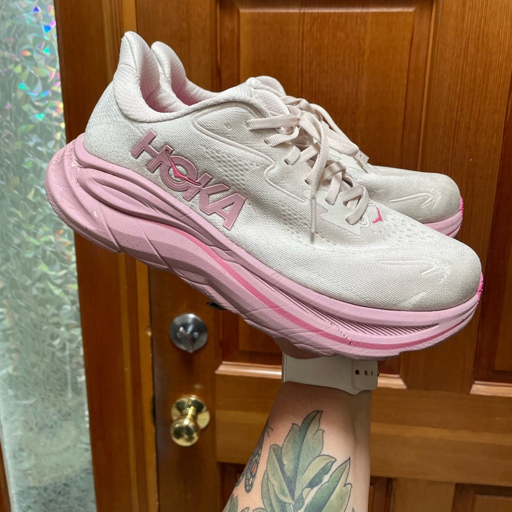 Hoka Clifton 10 size 9 WIDE